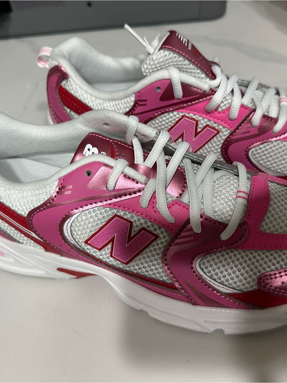 New Balance 530 Kids Pink and White Mesh Sneakers Kids 7, Woman’s 8